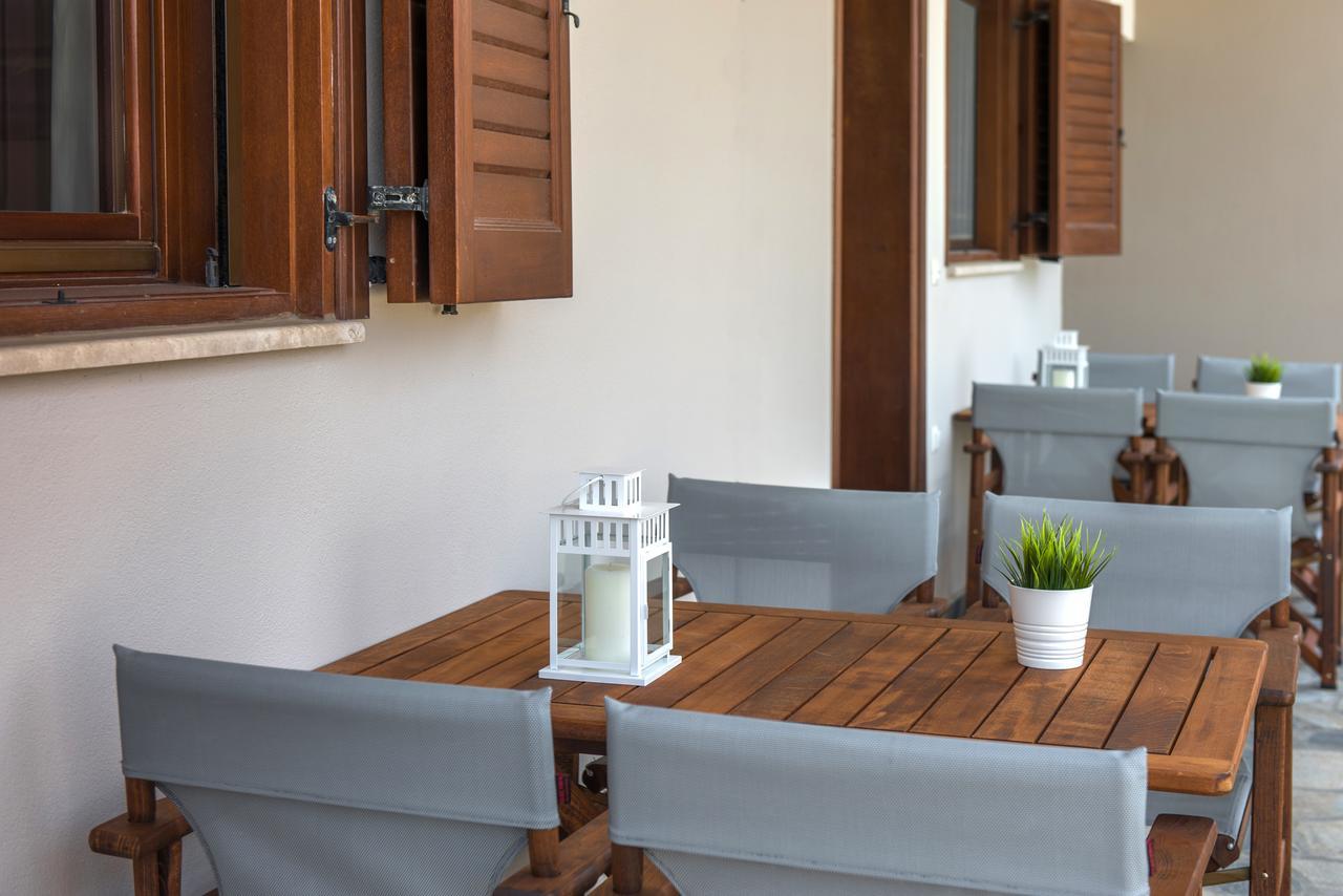 Appartamento Pleiades Casual Living Nea Roda Esterno foto